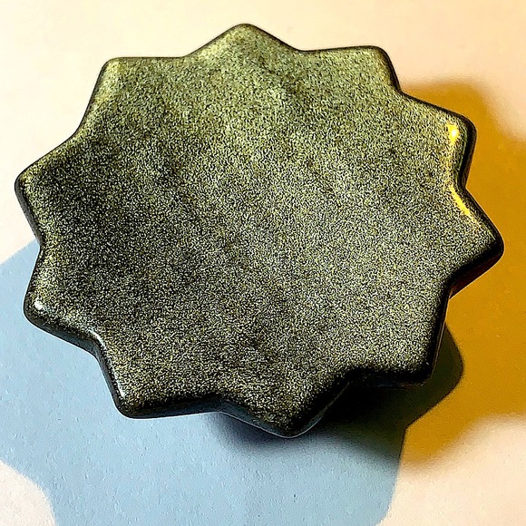 SUN 🌞 GOLDEN OBSIDIAN CARVED CRYSTAL - Picture 5 of 6